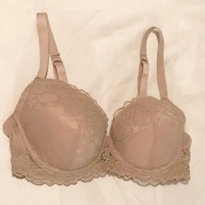 NWOT Nude lace 38C bra